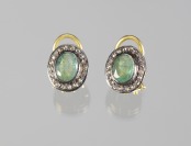 EARRINGS WITH EMERALDS []