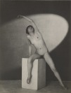 Sitting nude on a block [František Drtikol (1883-1961)]