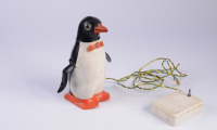 Mechanisches Spielzeug - Pinguin (игрушка пингвин) []