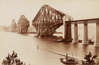 Zwei Fotografien vom Bau: the Forth Bridge [John Patrick (1830-1923)]